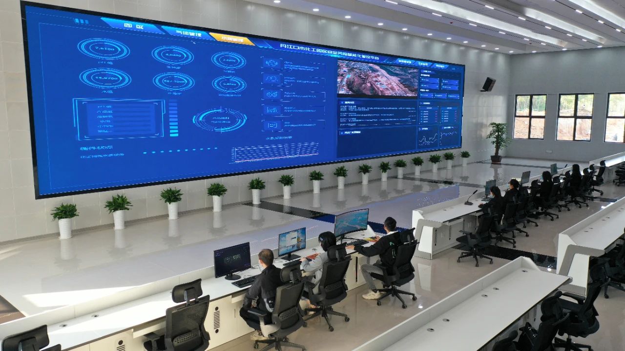 鉚足干勁 全力沖刺 | 丹江口市化工園區(qū)二期項(xiàng)目進(jìn)入收尾階段